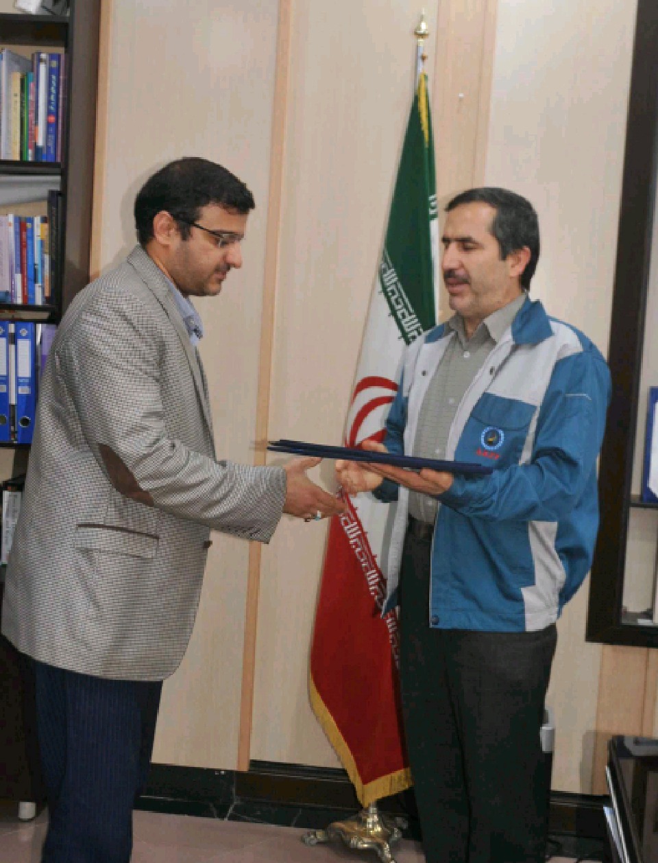 تمدید حکم مسئولیت رئیس شورای هماهنگی حراست های صنعت آب وبرق خوزستان تمدید شد