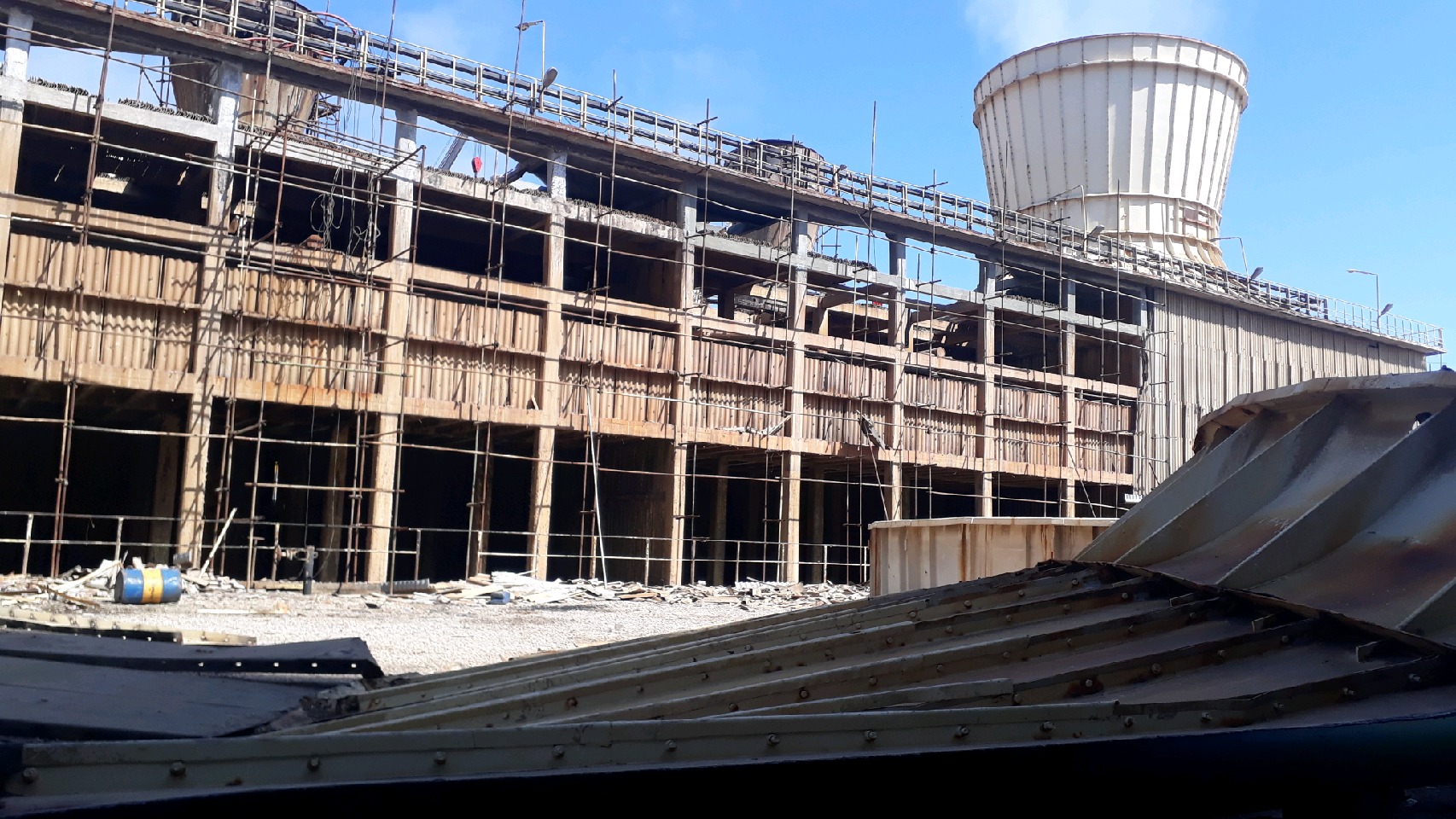 عملیات بازسازی برج خنک کن فاز 1 نیروگاه رامین اهواز