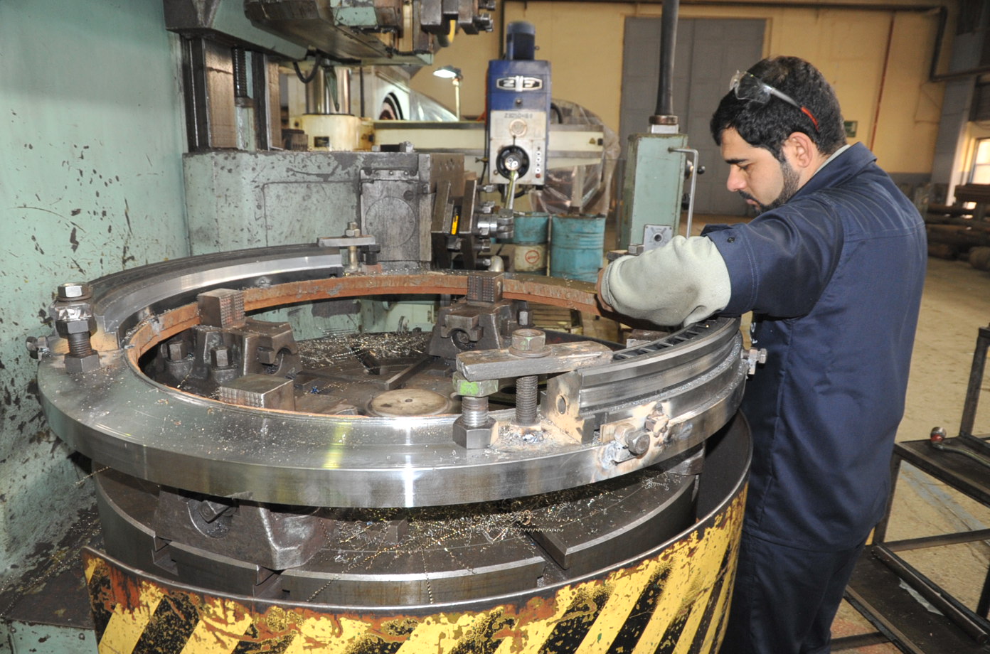 ساخت و بازسازی بیش از 900 قطعه صنعتی در نیروگاه رامین اهواز