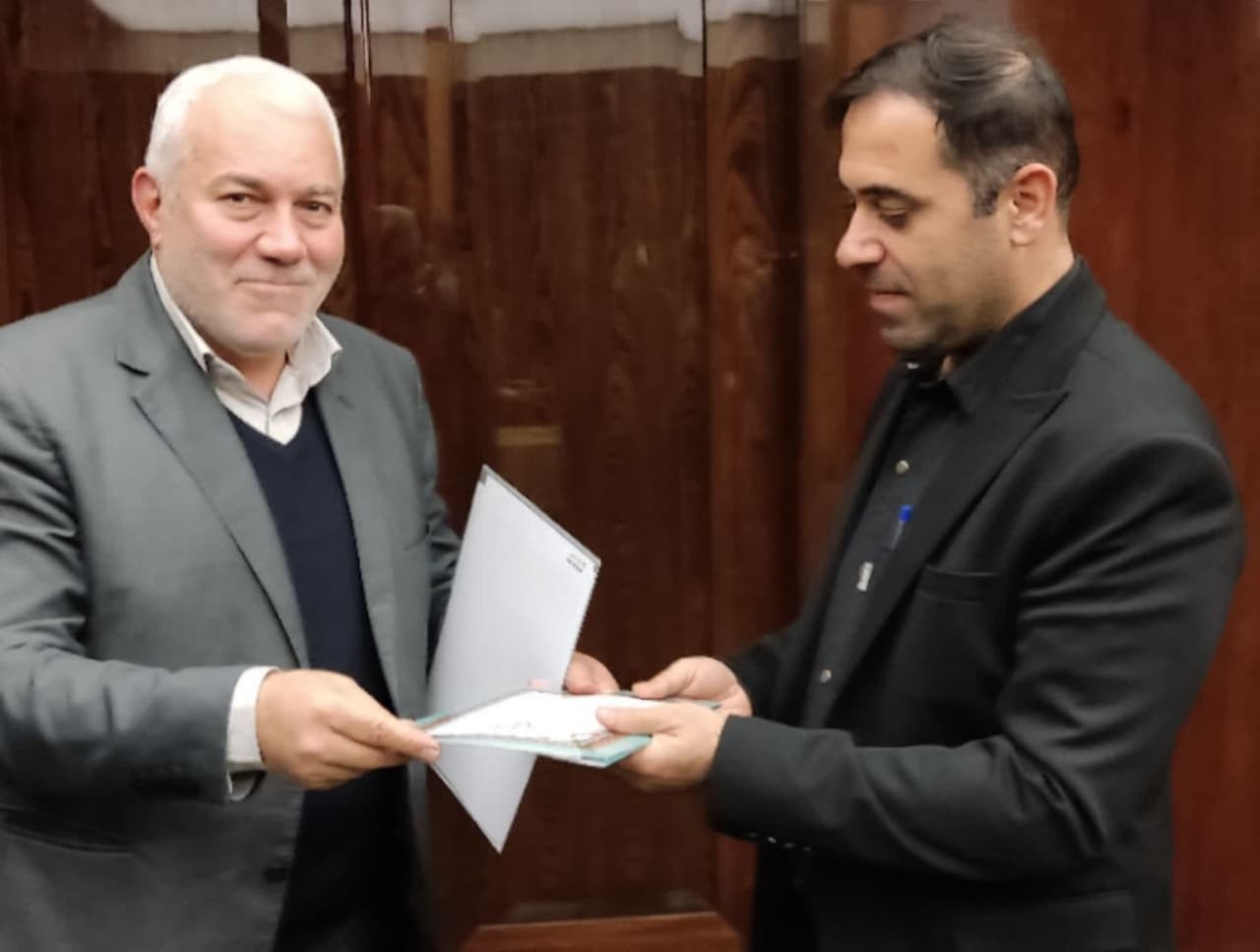تقدیر وزارت نیرو از نیروگاه رامین اهواز به پاس مشارکت در برگزاری مراسم اربعین حسینی