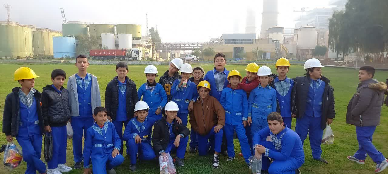 بازدید دانش آموزان مدرسه شهید عماری پور شهرستان باوی از نیروگاه رامین